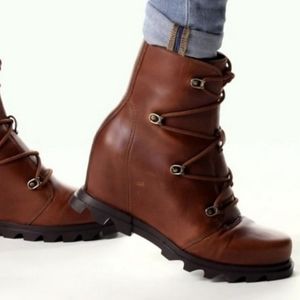 Sorel HTF sz 12 Joan of Artic Wedge III Lace Combat boots
